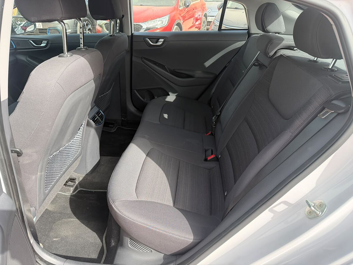HYUNDAI IONIQ COMFORT 1.6 HEV AUTO SPANISH LHD IN SPAIN 60000 MILES SUPERB 2017